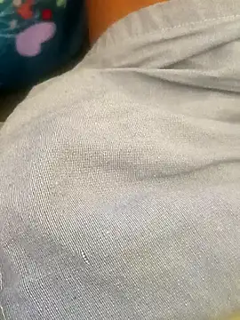 Snapshot of leeya14 chatting on November 2, 2025, 6:51 am leeya14 online show from November 2, 2025, 6:51 am