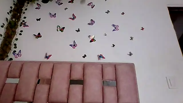 Snapshot of abby_moss_2 chatting on July 15, 2026, 1:01 am abby moss 2 online show from July 15, 2026, 1:01 am