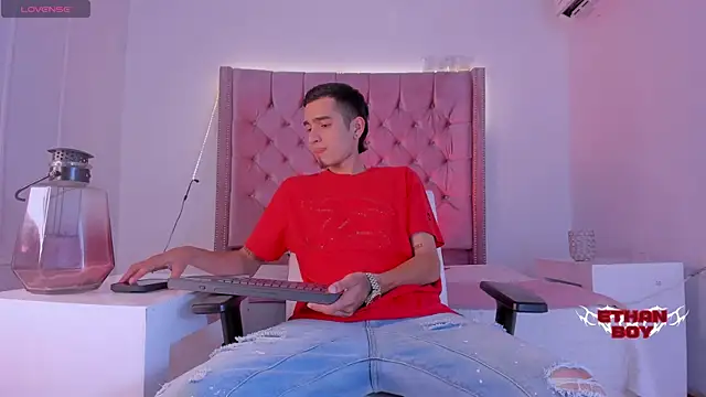 Ethan Boy  online show from October 21, 2025, 8:52 pm