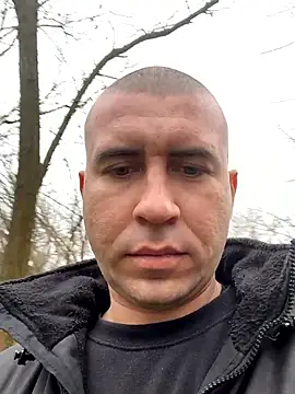 Snapshot of AronMode chatting on December 16, 2025, 9:35 am AronMode online show from December 16, 2025, 9:35 am