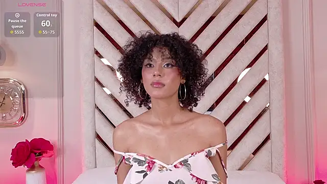 Snapshot of Lila-Rose chatting on November 7, 2025, 12:15 am Lila-Rose online show from November 7, 2025, 12:15 am