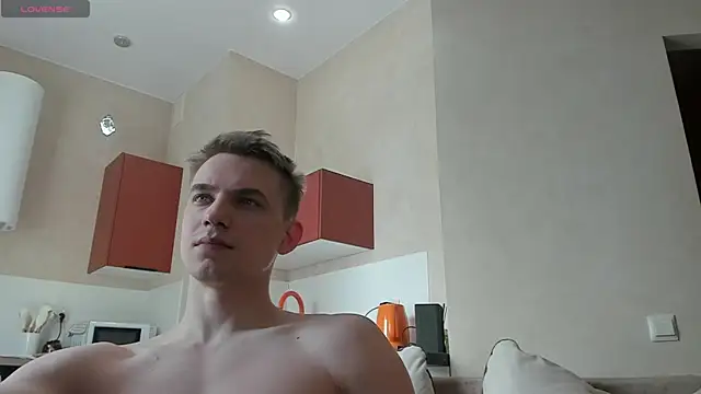 Snapshot of MIKE_GOD19 chatting on April 14, 2026, 6:40 am MIKE GOD19 online show from April 14, 2026, 6:40 am