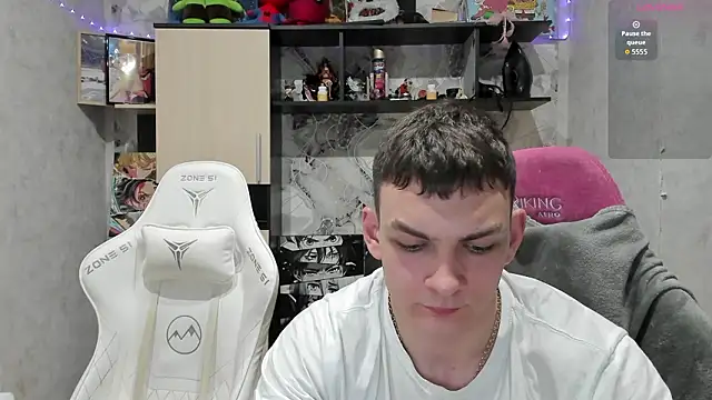 Snapshot of MIKE_GOD19 chatting on March 15, 2026, 4:36 pm MIKE GOD19 online show from March 15, 2026, 4:36 pm