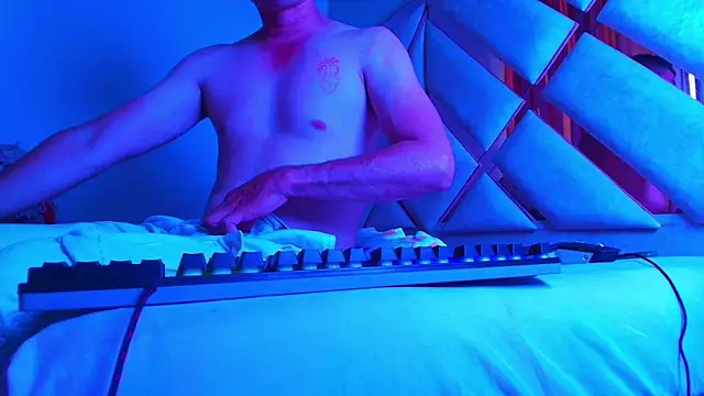 Snapshot of damian_0490 chatting on November 2, 2025, 3:39 pm damian 0490 online show from November 2, 2025, 3:39 pm