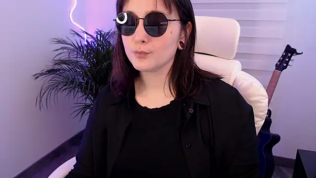 Snapshot of Fallenag666 chatting on December 3, 2025, 2:45 am Fallenag666 online show from December 3, 2025, 2:45 am