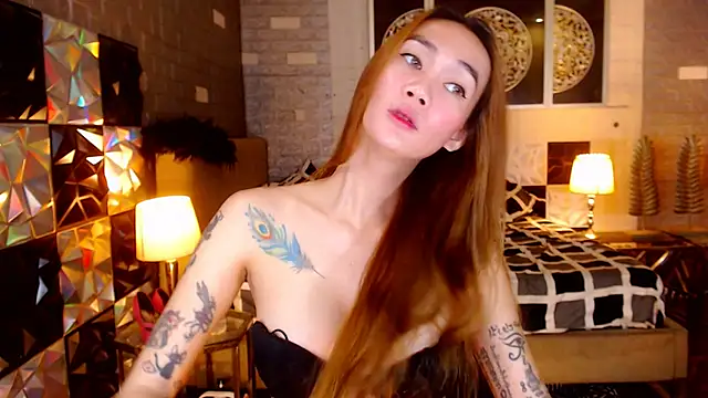 MeatyCockLuna online show from December 4, 2025, 8:41 pm