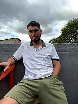 Snapshot of mirallesandbig chatting on November 25, 2025, 9:37 pm mirallesandbig online show from November 25, 2025, 9:37 pm