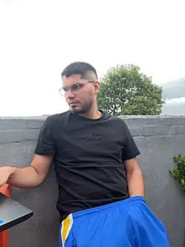 Snapshot of mirallesandbig chatting on November 16, 2025, 8:57 pm mirallesandbig online show from November 16, 2025, 8:57 pm