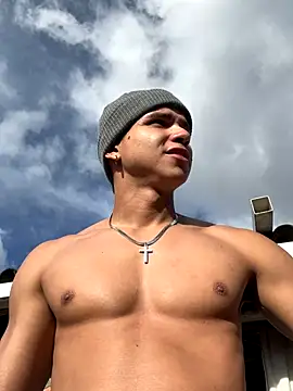 Snapshot of mirallesandbig chatting on October 19, 2025, 9:17 pm mirallesandbig online show from October 19, 2025, 9:17 pm