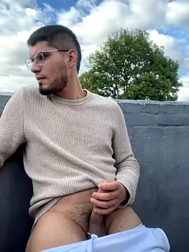 Snapshot of mirallesandbig chatting on November 2, 2025, 9:20 pm mirallesandbig online show from November 2, 2025, 9:20 pm