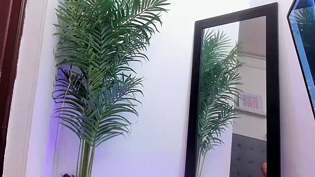 Snapshot of harper_brown1 chatting on October 30, 2025, 4:33 am harper brown1 online show from October 30, 2025, 4:33 am