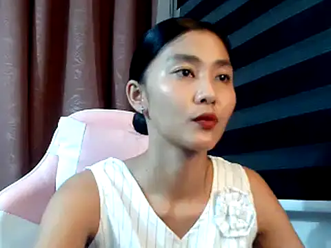 Snapshot of De_amore chatting on October 15, 2025, 12:35 pm De amore online show from October 15, 2025, 12:35 pm