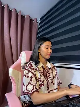 Snapshot of De_amore chatting on November 21, 2025, 10:14 am De amore online show from November 21, 2025, 10:14 am