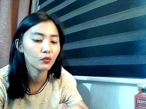 Snapshot of De_amore chatting on October 21, 2025, 1:21 pm De amore online show from October 21, 2025, 1:21 pm