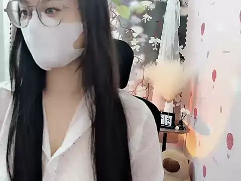 Xuka2594 online show from November 18, 2025, 9:29 pm