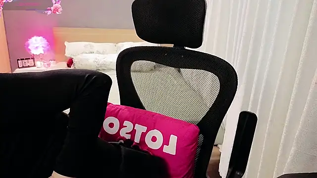 Snapshot of Xuka2594 chatting on March 22, 2026, 3:32 am Xuka2594 online show from March 22, 2026, 3:32 am