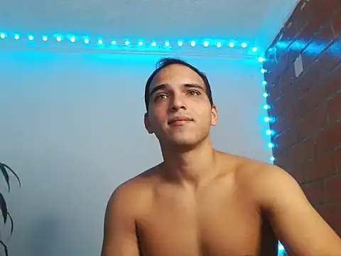 Snapshot of Maax3023 chatting on October 20, 2025, 1:11 pm Maax3023 online show from October 20, 2025, 1:11 pm