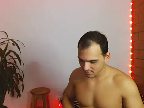 Snapshot of Maax3023 chatting on October 18, 2025, 1:35 pm Maax3023 online show from October 18, 2025, 1:35 pm