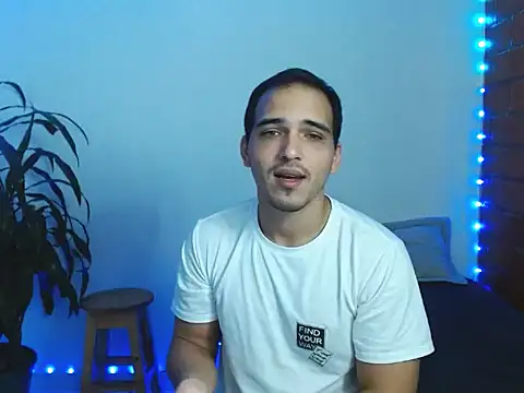 Snapshot of Maax3023 chatting on November 5, 2025, 4:54 pm Maax3023 online show from November 5, 2025, 4:54 pm