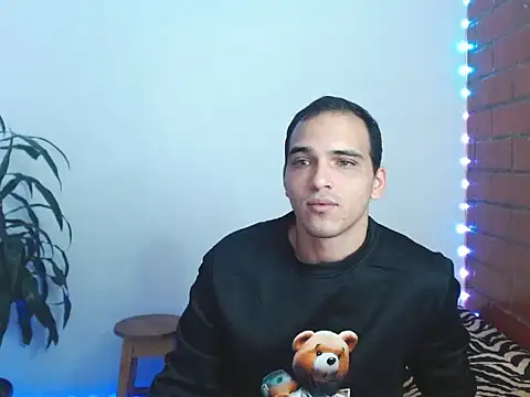 Snapshot of Maax3023 chatting on October 27, 2025, 4:19 pm Maax3023 online show from October 27, 2025, 4:19 pm