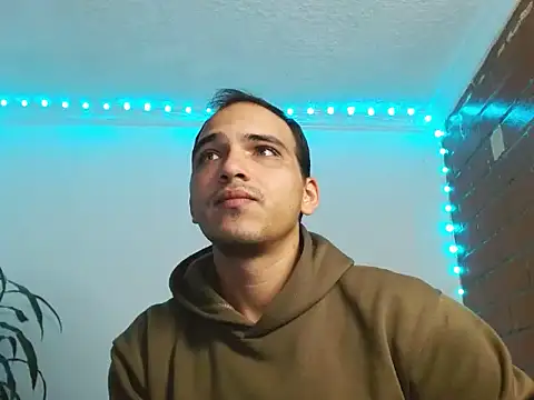 Snapshot of Maax3023 chatting on October 19, 2025, 1:03 pm Maax3023 online show from October 19, 2025, 1:03 pm