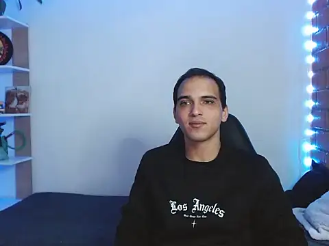 Snapshot of Maax3023 chatting on November 8, 2025, 4:54 pm Maax3023 online show from November 8, 2025, 4:54 pm