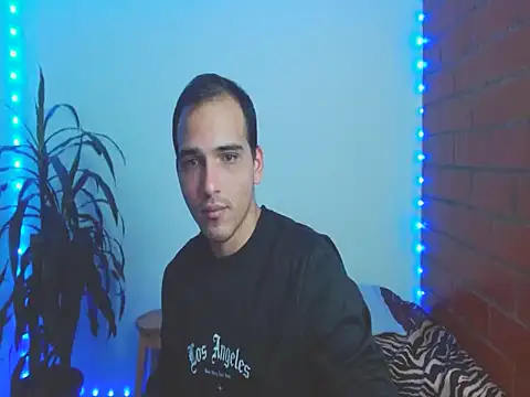 Snapshot of Maax3023 chatting on November 2, 2025, 5:07 pm Maax3023 online show from November 2, 2025, 5:07 pm