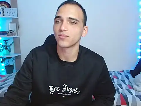 Snapshot of Maax3023 chatting on December 16, 2025, 5:28 pm Maax3023 online show from December 16, 2025, 5:28 pm