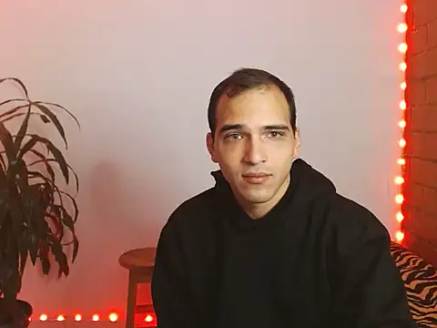 Snapshot of Maax3023 chatting on October 15, 2025, 1:08 pm Maax3023 online show from October 15, 2025, 1:08 pm