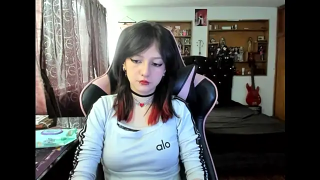 Snapshot of Maki_Zein_ chatting on November 7, 2025, 3:05 pm Maki Zein online show from November 7, 2025, 3:05 pm