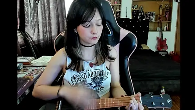 Snapshot of Maki_Zein_ chatting on February 12, 2026, 8:30 pm Maki Zein online show from February 12, 2026, 8:30 pm