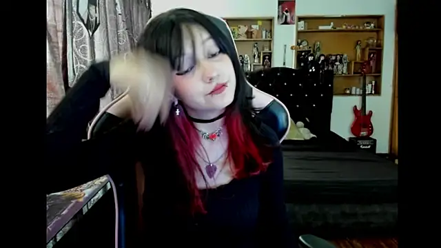 Snapshot of Maki_Zein_ chatting on March 18, 2026, 6:09 pm Maki Zein online show from March 18, 2026, 6:09 pm