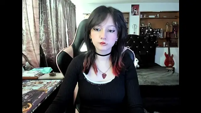 Snapshot of Maki_Zein_ chatting on November 11, 2025, 4:13 pm Maki Zein online show from November 11, 2025, 4:13 pm