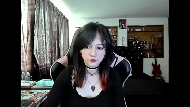 Snapshot of Maki_Zein_ chatting on November 20, 2025, 5:46 pm Maki Zein online show from November 20, 2025, 5:46 pm