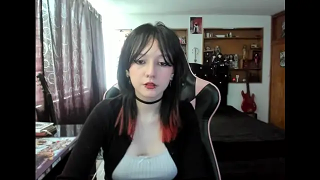 Snapshot of Maki_Zein_ chatting on October 30, 2025, 3:20 pm Maki Zein online show from October 30, 2025, 3:20 pm