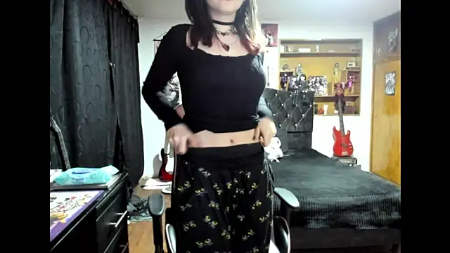 Snapshot of Maki_Zein_ chatting on November 21, 2025, 10:14 am Maki Zein online show from November 21, 2025, 10:14 am