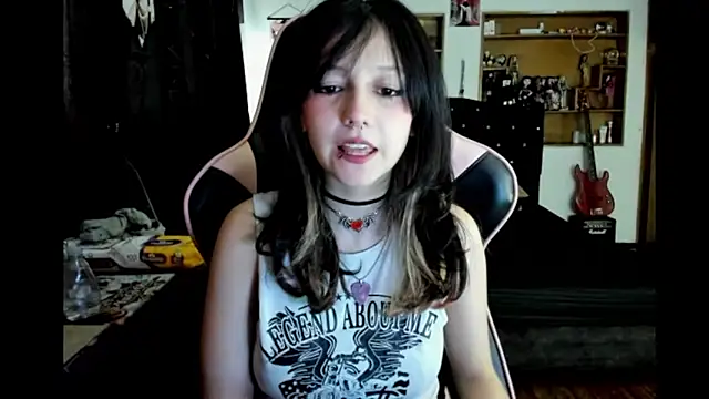 Snapshot of Maki_Zein_ chatting on March 5, 2026, 10:59 pm Maki Zein online show from March 5, 2026, 10:59 pm