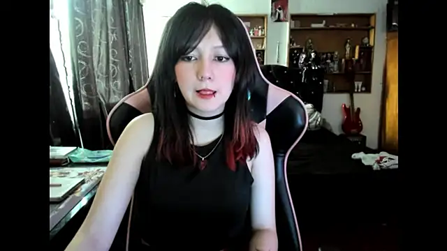 Snapshot of Maki_Zein_ chatting on December 5, 2025, 5:44 pm Maki Zein online show from December 5, 2025, 5:44 pm