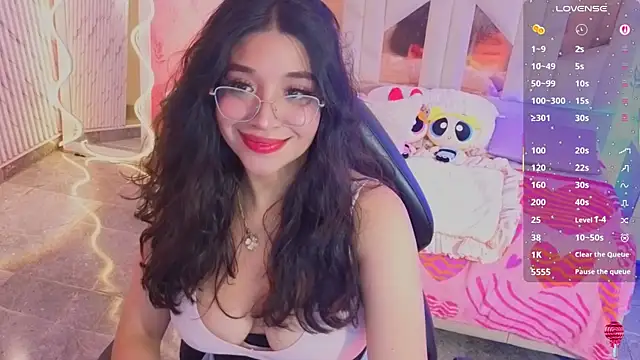 Snapshot of MARIANA_TAY1 chatting on June 17, 2026, 5:40 am MARIANA TAY1 online show from June 17, 2026, 5:40 am