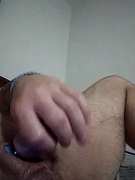 Snapshot of shyguy8569 chatting on November 15, 2025, 7:12 am shyguy8569 online show from November 15, 2025, 7:12 am