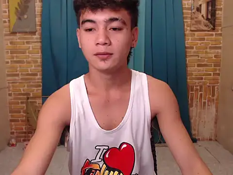 Snapshot of boy_raphael chatting on October 14, 2025, 9:21 am boy raphael online show from October 14, 2025, 9:21 am