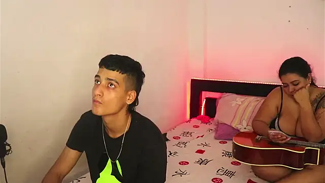 Snapshot of AnyRUSSO chatting on December 5, 2025, 4:33 am AnyRUSSO online show from December 5, 2025, 4:33 am