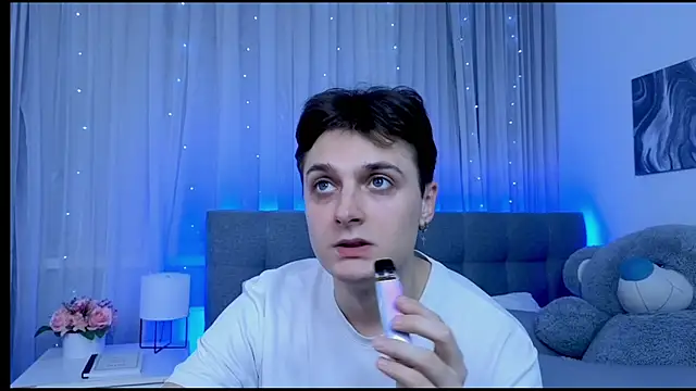 GGimperator  online show from November 28, 2025, 5:57 pm