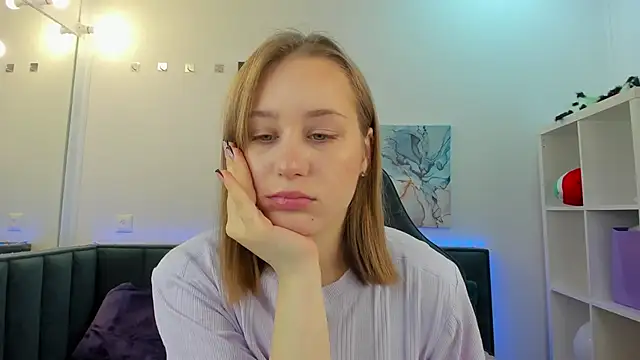 Snapshot of Melissa_new22 chatting on October 26, 2025, 12:44 am Melissa new22 online show from October 26, 2025, 12:44 am