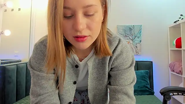 Snapshot of Melissa_new22 chatting on October 28, 2025, 12:00 am Melissa new22 online show from October 28, 2025, 12:00 am