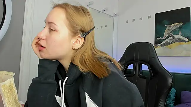 Snapshot of Melissa_new22 chatting on November 27, 2025, 12:22 am Melissa new22 online show from November 27, 2025, 12:22 am