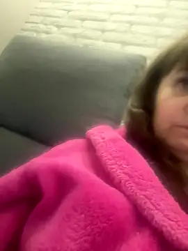 Snapshot of Butterfly8385 chatting on November 7, 2025, 7:40 pm Butterfly8385 online show from November 7, 2025, 7:40 pm