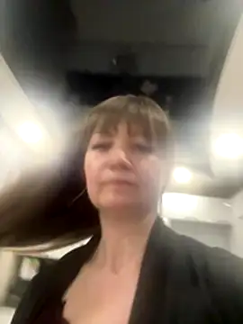 Snapshot of Butterfly8385 chatting on October 22, 2025, 6:51 pm Butterfly8385 online show from October 22, 2025, 6:51 pm