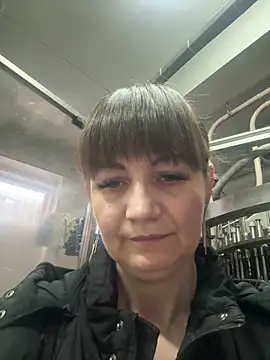 Snapshot of Butterfly8385 chatting on November 17, 2025, 1:26 pm Butterfly8385 online show from November 17, 2025, 1:26 pm