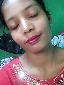 Snapshot of Jaanvi_G chatting on October 26, 2025, 11:43 am Jaanvi G online show from October 26, 2025, 11:43 am